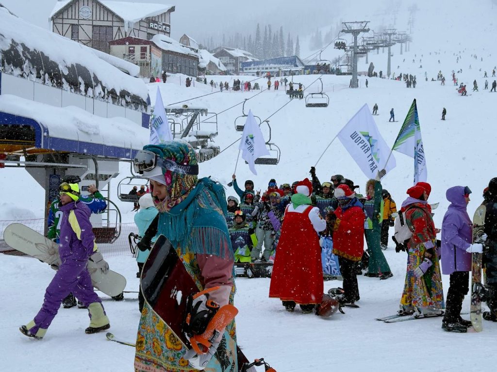 «Настоящая русская зима здесь!»: «Шерегешфест» 2025 открыл юбилейный 45-й горнолыжный сезон