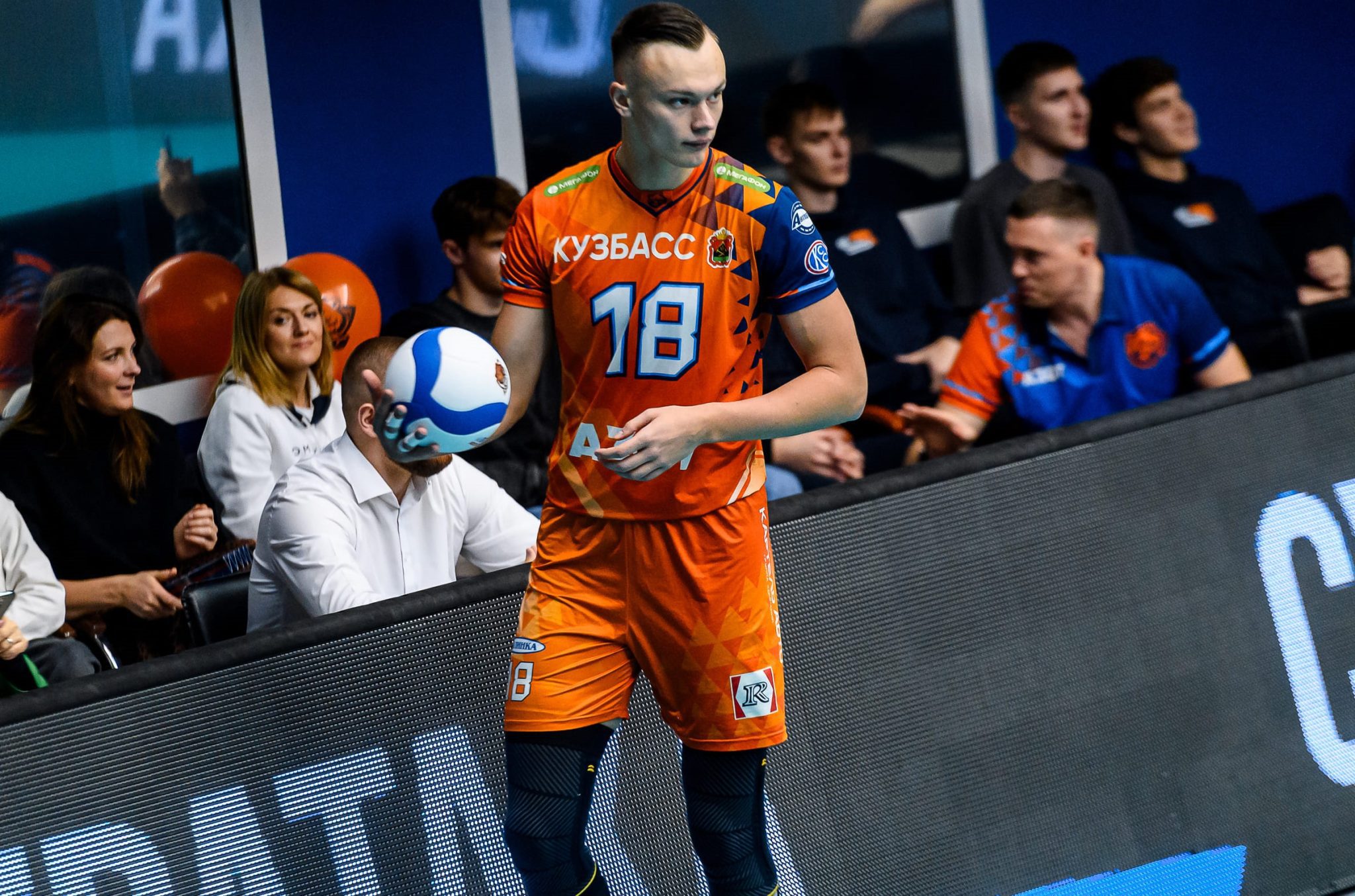 Волейбольный «Кузбасс» сегодня встретится с нижегородским «Горьким»