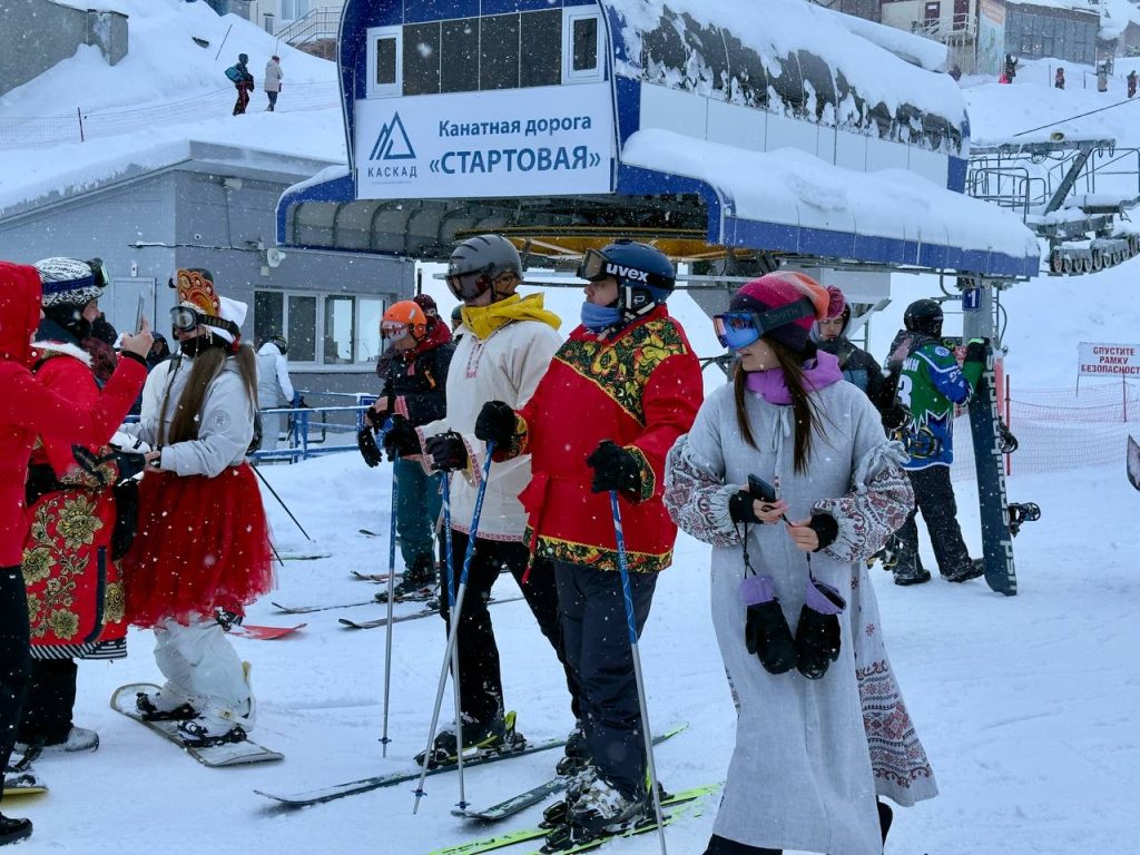 «Настоящая русская зима здесь!»: «Шерегешфест» 2025 открыл юбилейный 45-й горнолыжный сезон