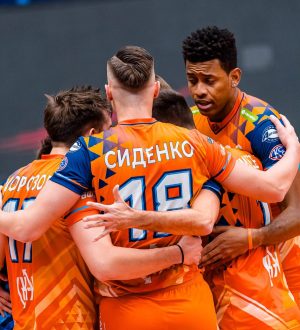 Волейбольный «Кузбасс» проведет сегодня первый выездной матч Суперлиги