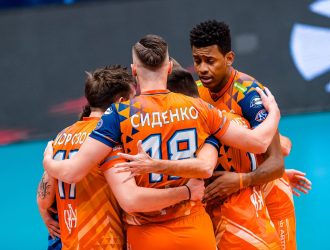 Волейбольный «Кузбасс» проведет сегодня первый выездной матч Суперлиги