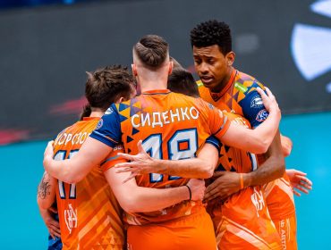 Волейбольный «Кузбасс» проведет сегодня первый выездной матч Суперлиги