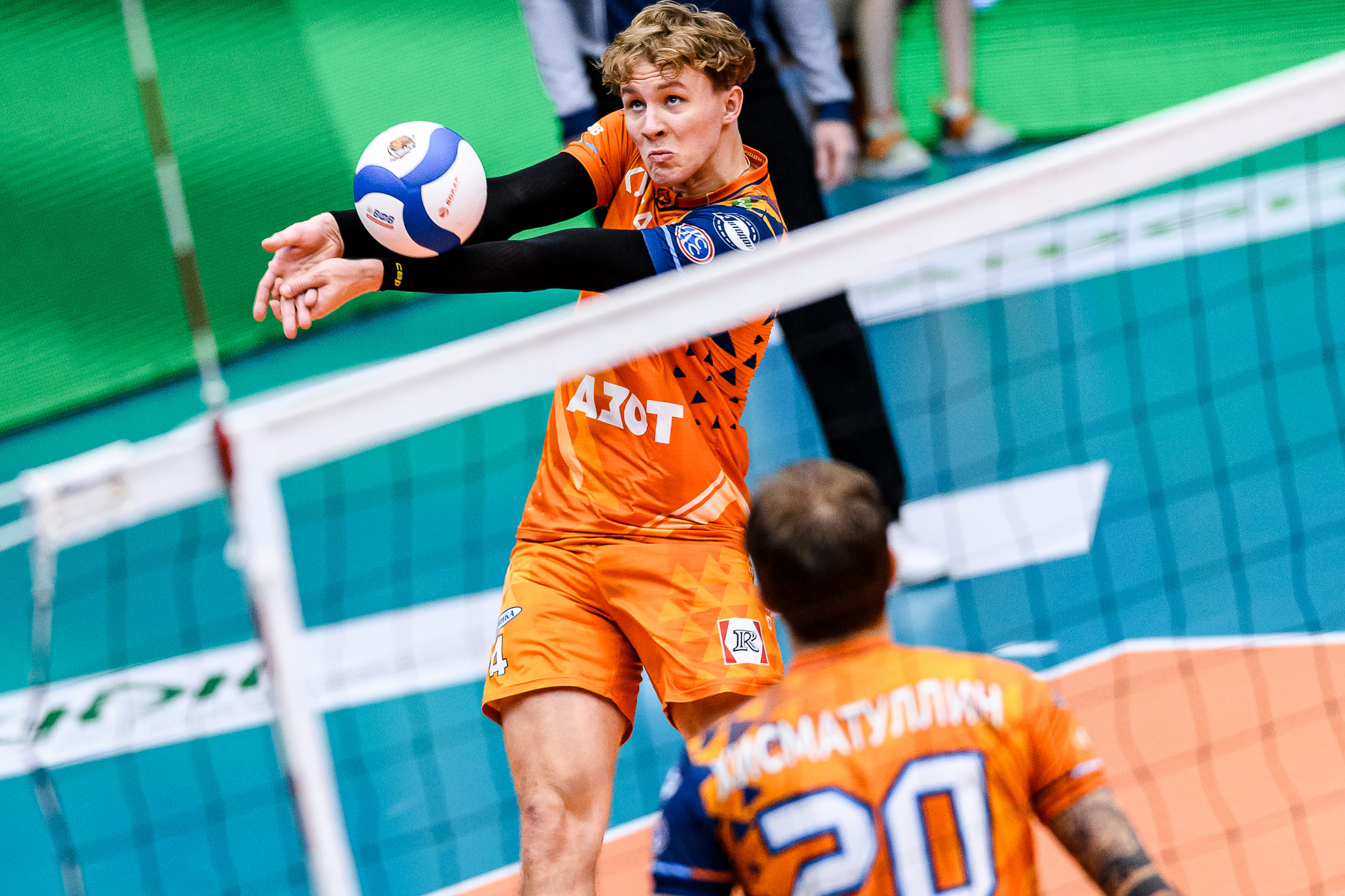 «Очень плохо сыграли в атаке»: волейбольный «Кузбасс» потерпел поражение в Уфе