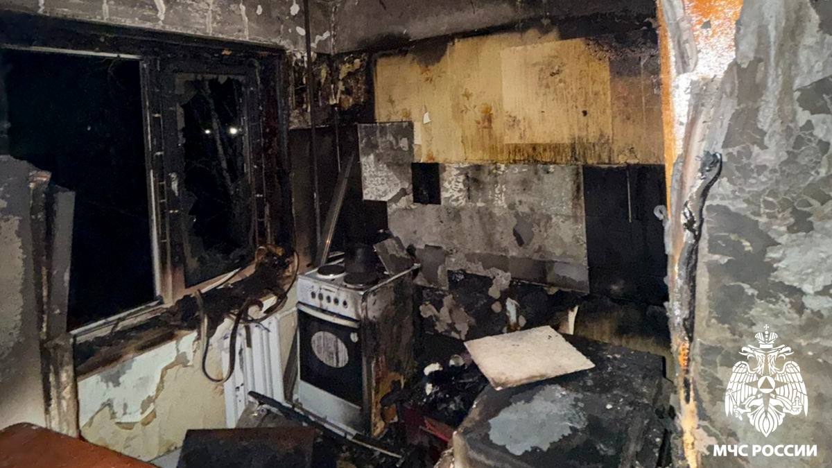 В Юргинском округе огнеборцы спасли на пожаре трех человек