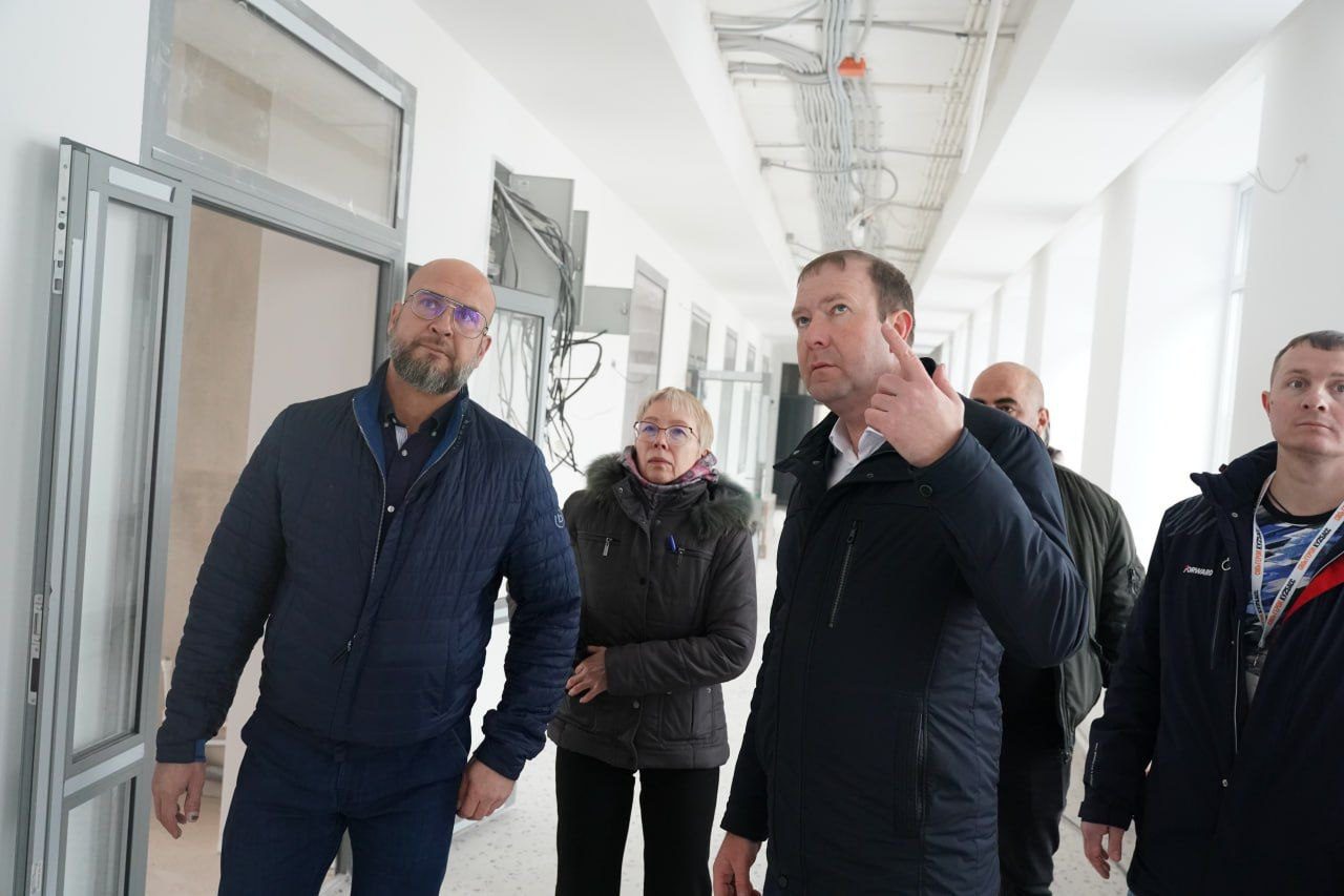 Школу №10 в Кемерове отремонтировали на 80%