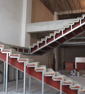 Проблемную школу в Калтане построили на три четверти