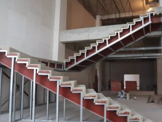 Проблемную школу в Калтане построили на три четверти