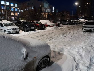 Мэр Кемерова потребовал выводить дворников на уборку снега с утра пораньше