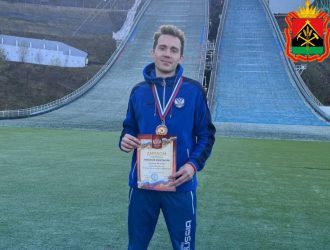 Кузбассовец выиграл бронзу этапа Кубка России по прыжкам на лыжах с трамплина