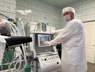 В 2025 году в государственные медицинские организации Кузбасса устроились 1 085 специалистов