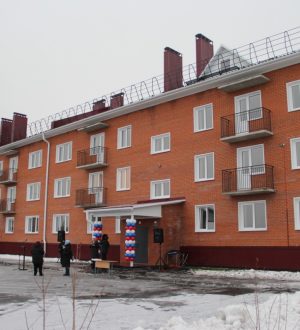 В Беловском округе, после жалобы губернатору, вручили ключи от квартир для детей-сирот