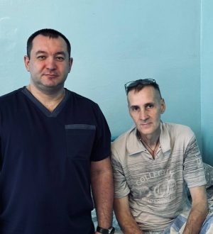 Врач из Кузбасса спас жизнь бывшему коллеге в Горловке