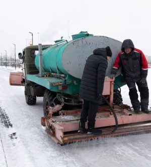 В Кемерове начали заливать популярные катки