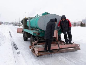 В Кемерове начали заливать популярные катки