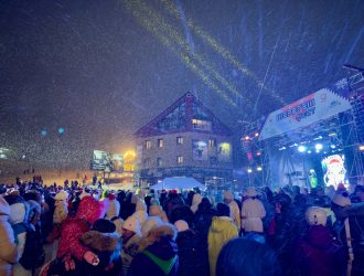 «Настоящая русская зима здесь!»: «Шерегешфест» 2025 открыл юбилейный 45-й горнолыжный сезон