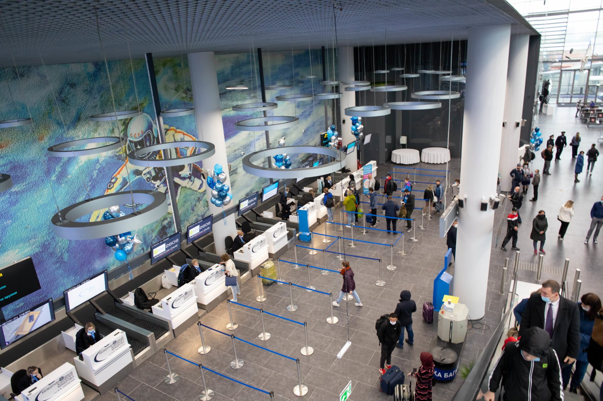 В аэропортах Кемерова и Новокузнецка застряли сотни пассажиров