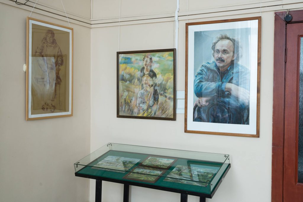 К 70-летию автора: в Новокузнецке презентуют выставку Анатолия Зыкова