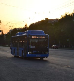 В Прокопьевске рейсовый автобус слетел в кювет