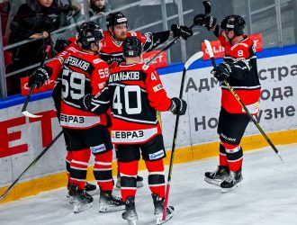 Новокузнецкий «Металлург» одолел «Нефтяник» в серии буллитов