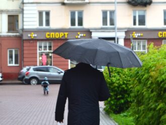 Кузбассовцам пора доставать зонты: в регион идут дожди и грозы