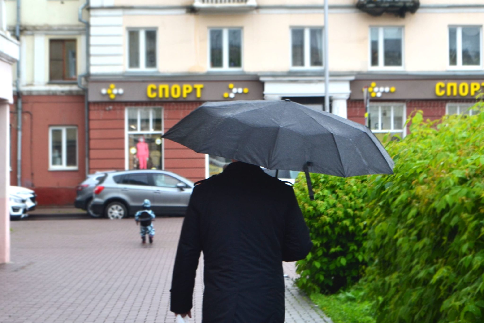 Кузбассовцам пора доставать зонты: в регион идут дожди и грозы