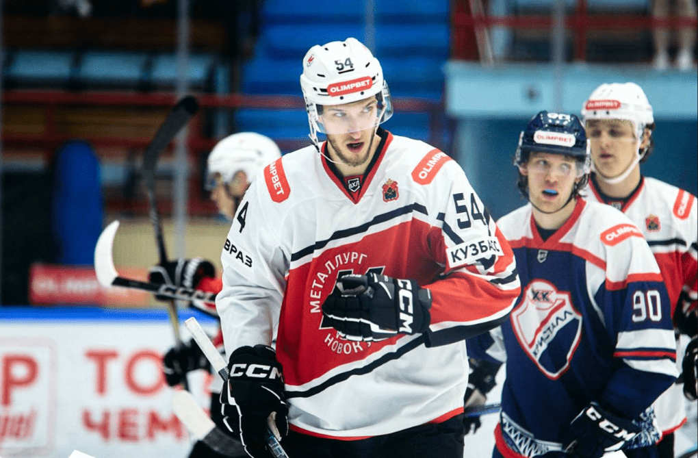 Новокузнецкий «Металлург» обыграл на выезде «Кристалл»