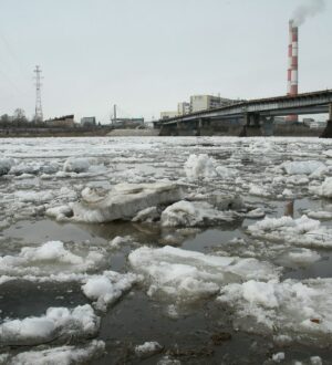 Мэр Кемерова рассказал, когда будут подрывать лед на Томи