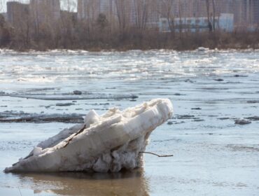 На реках Кузбасса в марте начнут пилить лед