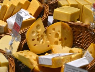 В Кемерове задержали мужчину, укравшего 43 упаковки сыра и сливочное масло