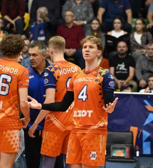 Волейбольный «Кузбасс» сражался, но уступил «Горькому» в 6 туре Суперлиги