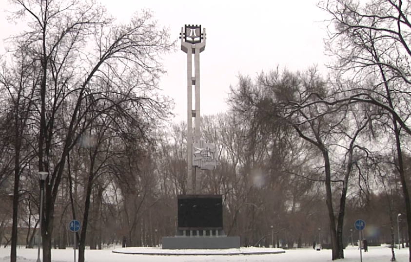 В Новокузнецке провели реконструкцию стелы в парке Гагарина на средства от туристического налога