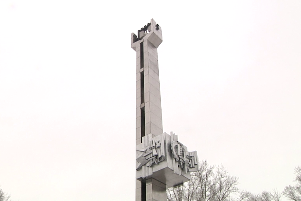 В Новокузнецке провели реконструкцию стелы в парке Гагарина на средства от туристического налога