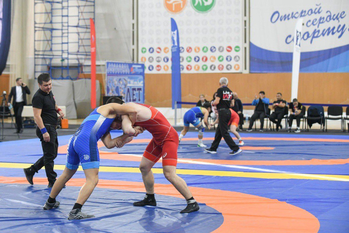 Юниоры Кузбасса завоевали медали всероссийских соревнованиях по вольной борьбе