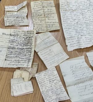 История в письмах: документы и любовные послания начала XX века случайно нашли в старом доме Новокузнецка