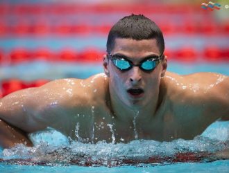 Новокузнечанин Александр Жигалов взял бронзу на чемпионате страны по плаванию