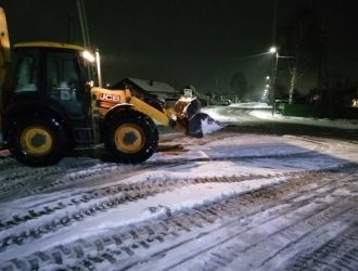 В Новокузнецком округе уборку снега ведут в круглосуточном режиме