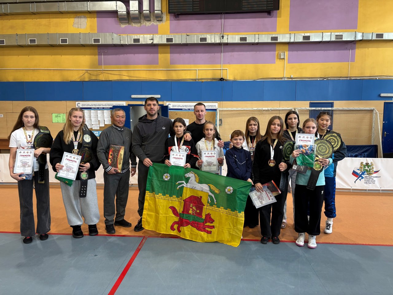 Новокузнечанки завоевали медали на соревнованиях по вольной борьбе в Томске