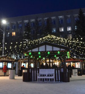 Кемерово «наряжают» в новогодние декорации