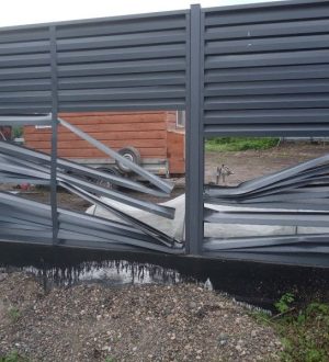 Пьяная новокузнечанка заблудилась и из злости разгромила чужой участок