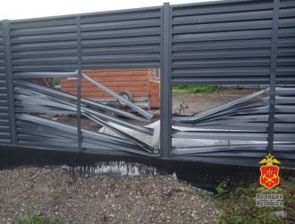 Пьяная новокузнечанка заблудилась и из злости разгромила чужой участок