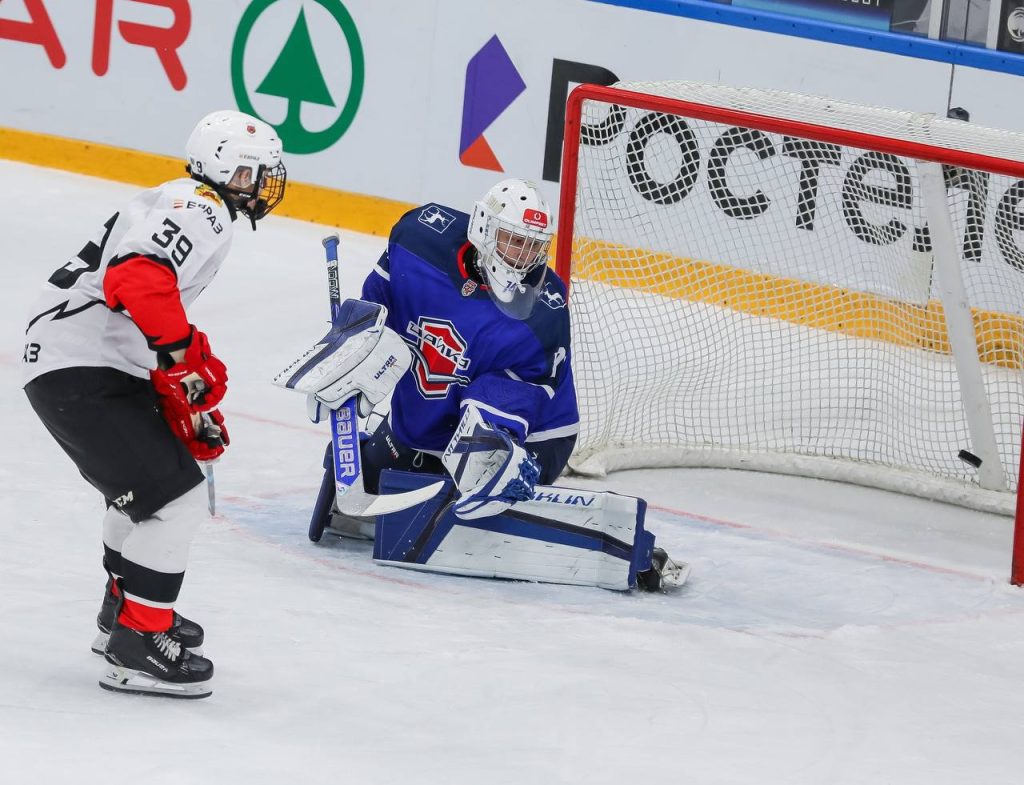 «Кузнецкие Медведи» одолели «Чайку» в буллитной серии