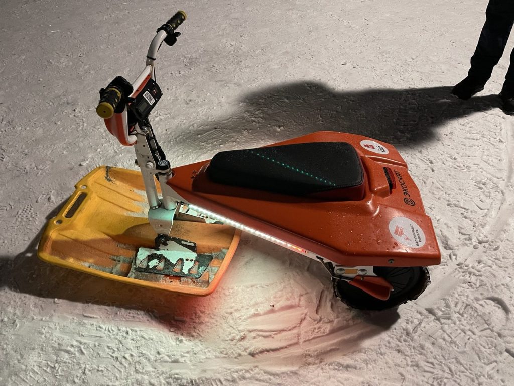 Электроснегокаты в Новокузнецке стали новым развлечением горожан