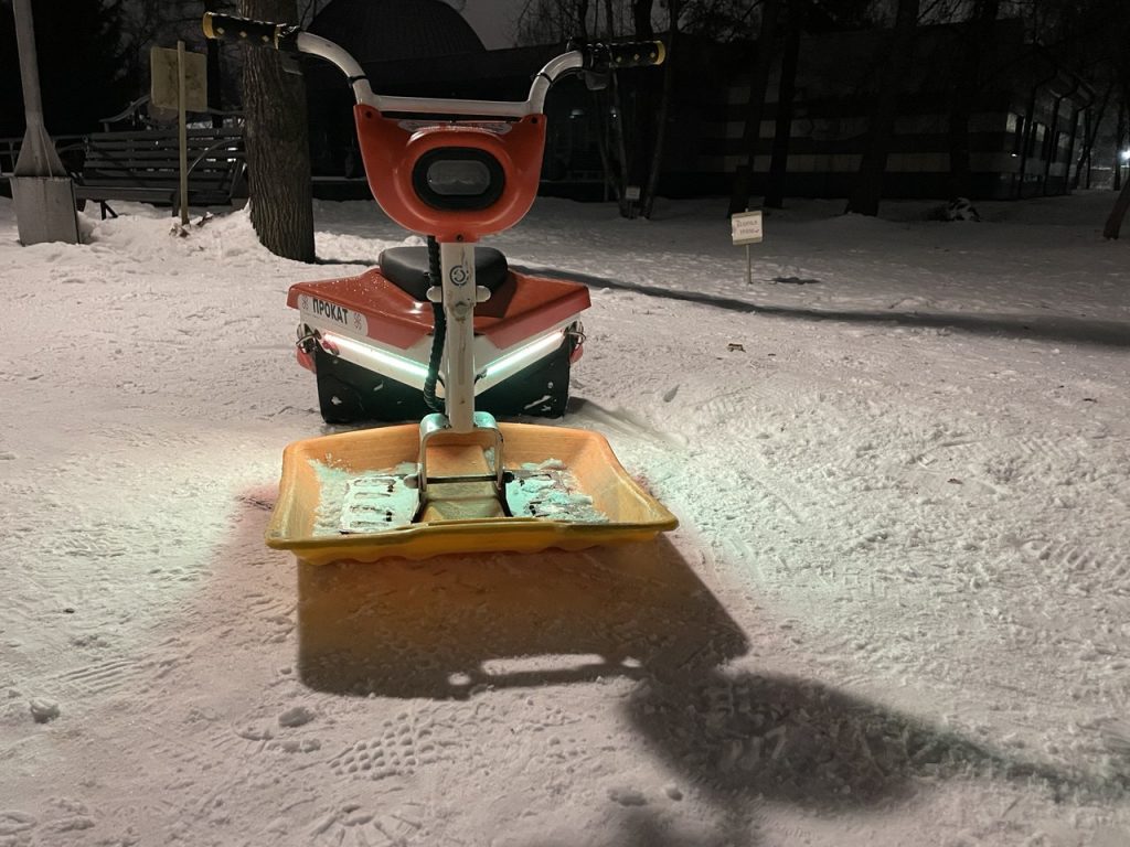 Электроснегокаты в Новокузнецке стали новым развлечением горожан