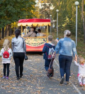 Кемеровчанки рассказали, каких мер поддержки для мам им не хватает на работе