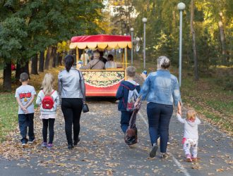 Кемеровчанки рассказали, каких мер поддержки для мам им не хватает на работе
