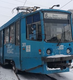 В Новокузнецке трамвай сошел с рельсов