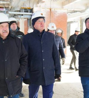 Илья Середюк проверил ход строительства реабилитационного центра в Кемерове
