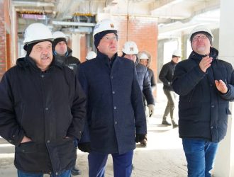 Илья Середюк проверил ход строительства реабилитационного центра в Кемерове