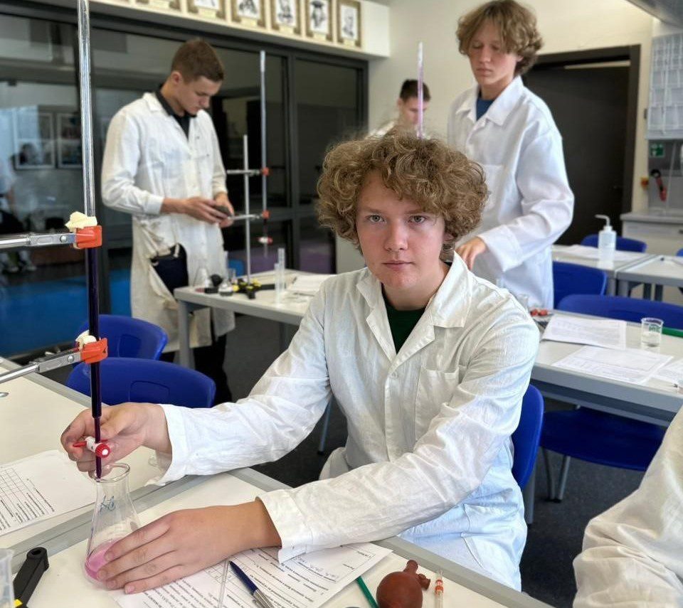 Школьник из Кузбасса представит Россию на Международной химической олимпиаде