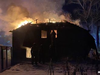 Пожар уничтожил жилой дом в Новокузнецке